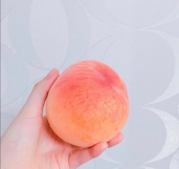 一组粉红可口的桃子图片