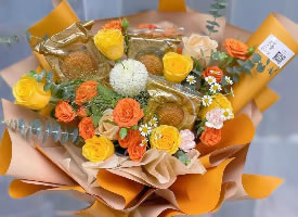 一组中秋节的月饼礼物花束图片