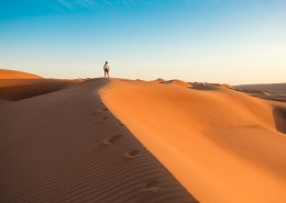 蓝天下的沙漠图片(8张)