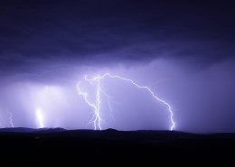 自然界恐怖的闪电风景图片(9张)