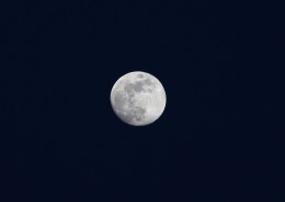 夜空中唯美的月亮图片(14张)