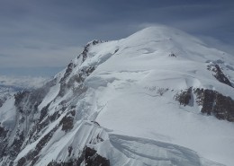 法国勃朗峰一片雪白的冬季风景图片(22张)