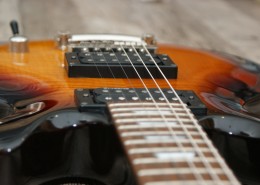文艺范十足的吉他乐器图片(11张)
