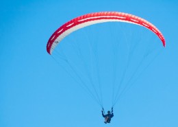 惊险刺激的滑翔伞运动图片 (17张)