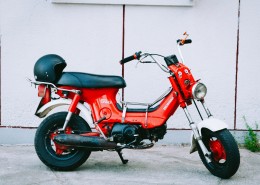 红色的摩托车图片(11张)