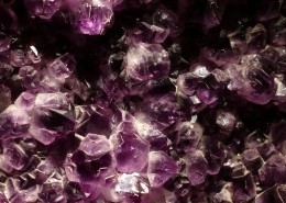 晶莹剔透璀璨的紫水晶图片(36张)