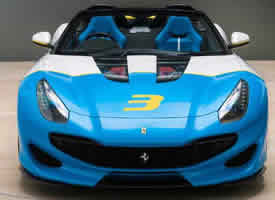 法拉利Ferrari SP3JC车身配色为蓝色白色黄色