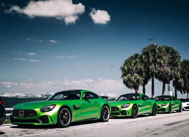 一组绿色帅气的奔驰AMG GT-R x3图