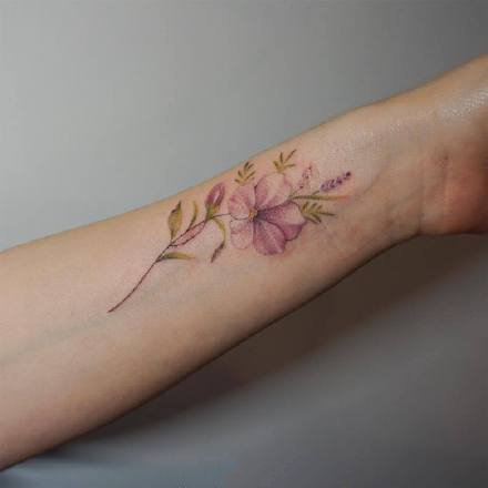 女生小臂小清新的花朵纹身图案(3)