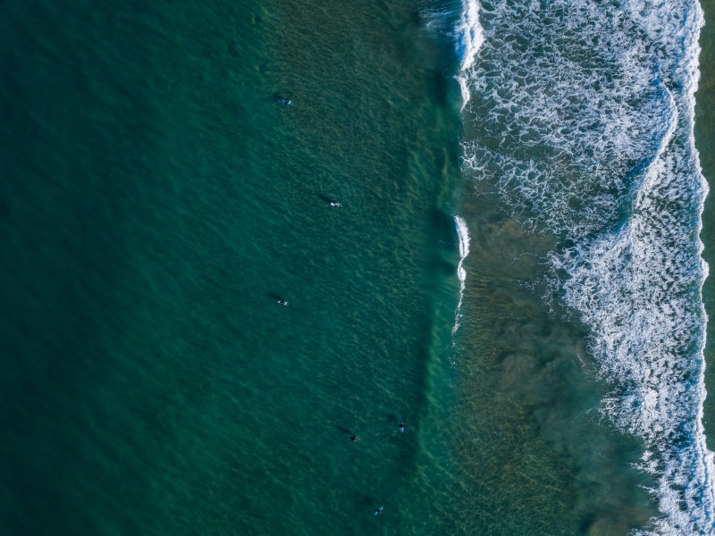 航拍海浪圖片