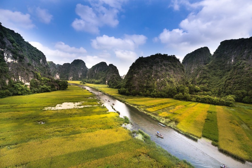 恬静的河流风景图片