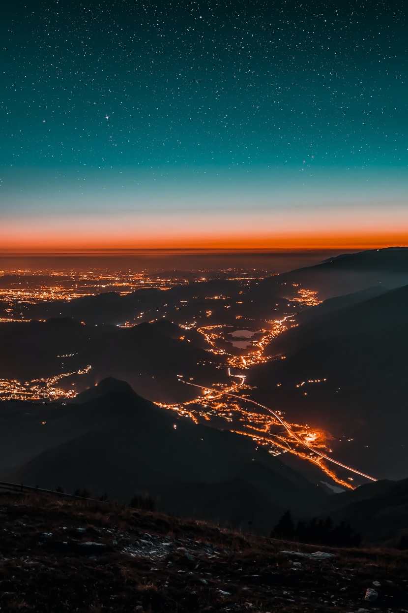 耀眼明亮的星空風(fēng)景圖片