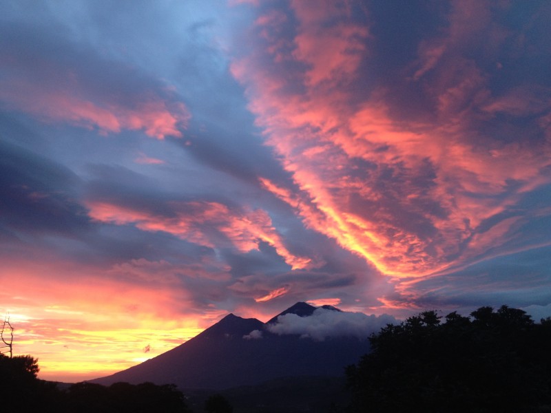 破坏力极强的火山奇特景观图片