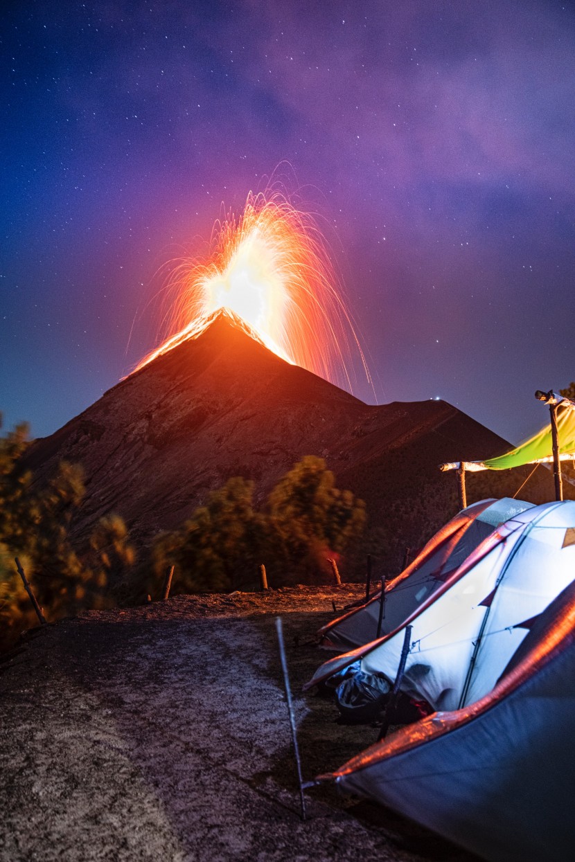 壮观的火山喷发图片