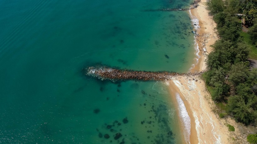 美麗的海岸線風景圖片