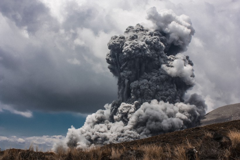 令人震撼的火山喷发图片