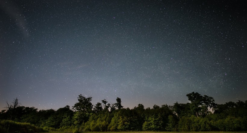 夜空中最亮的星图片