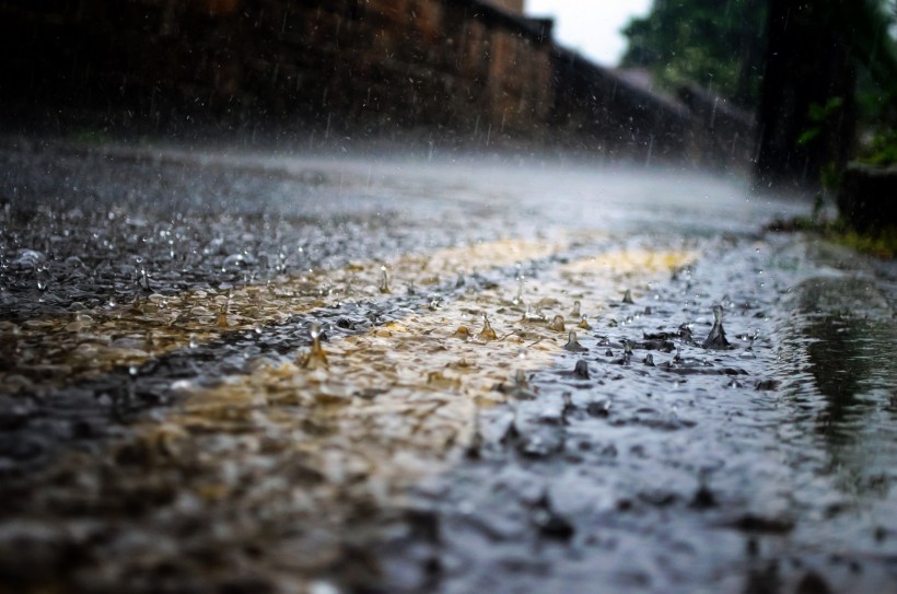 唯美的下雨天图片