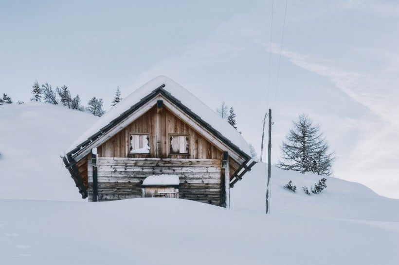 美麗的山區(qū)雪景圖片