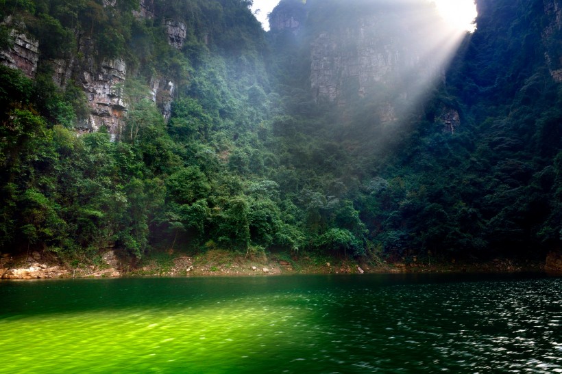 美丽的湖光山色图片