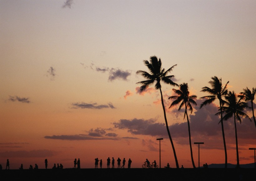 海边夕阳剪影图片