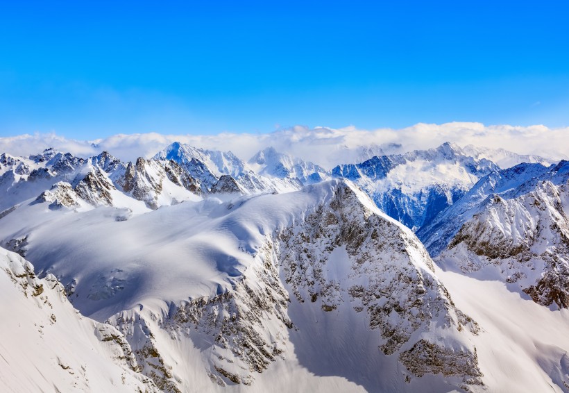 山上的雪景圖片