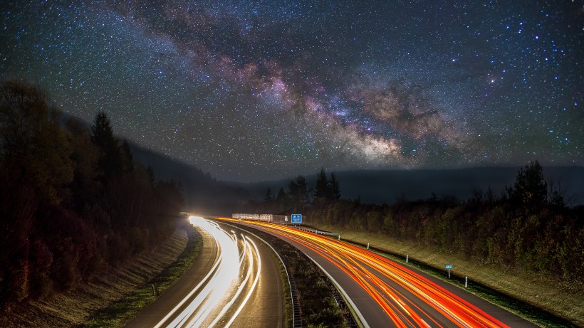 闪亮耀眼的星空风景图片