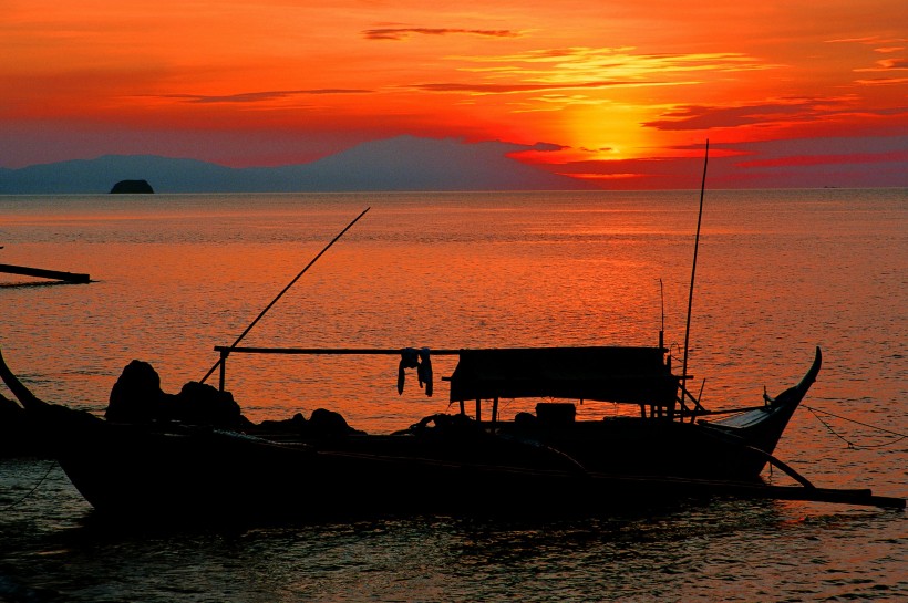 唯美海边落日夕阳图片