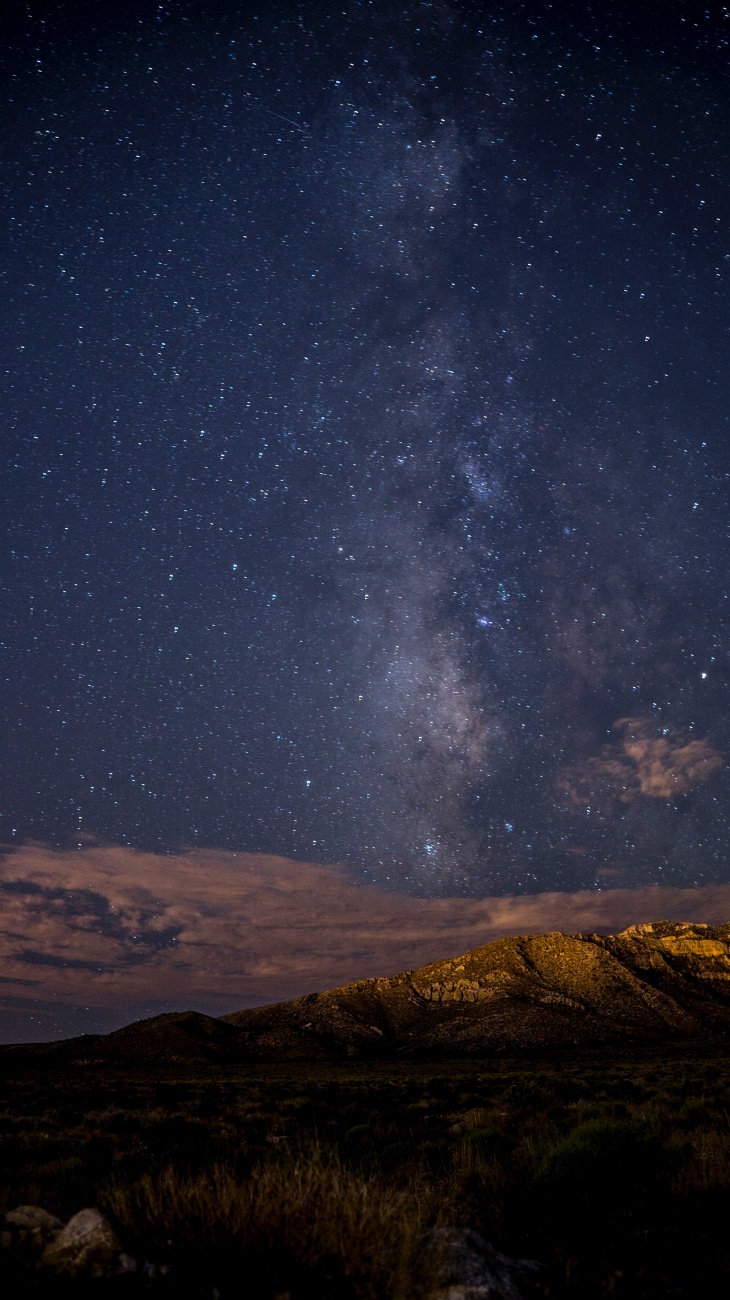 布滿星星的夜空圖片