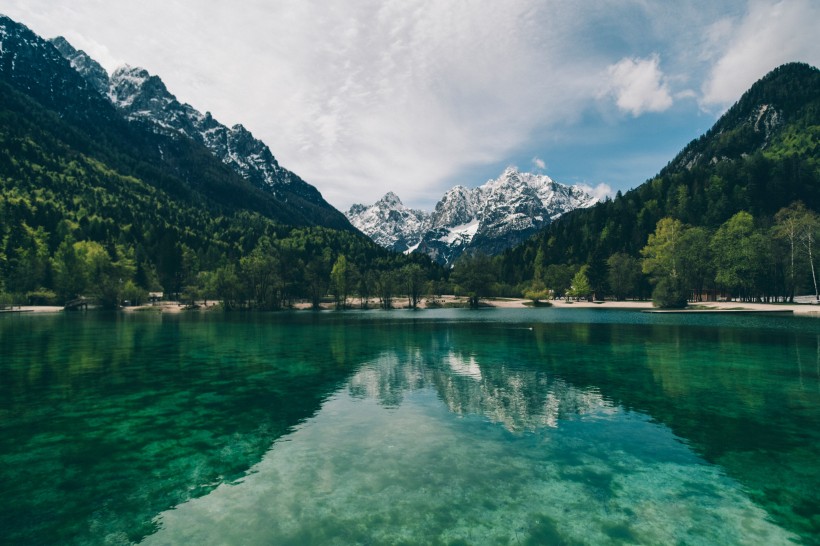 秀美的山川湖泊风景图片