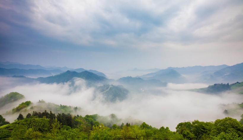 群山峻嶺風(fēng)景圖片