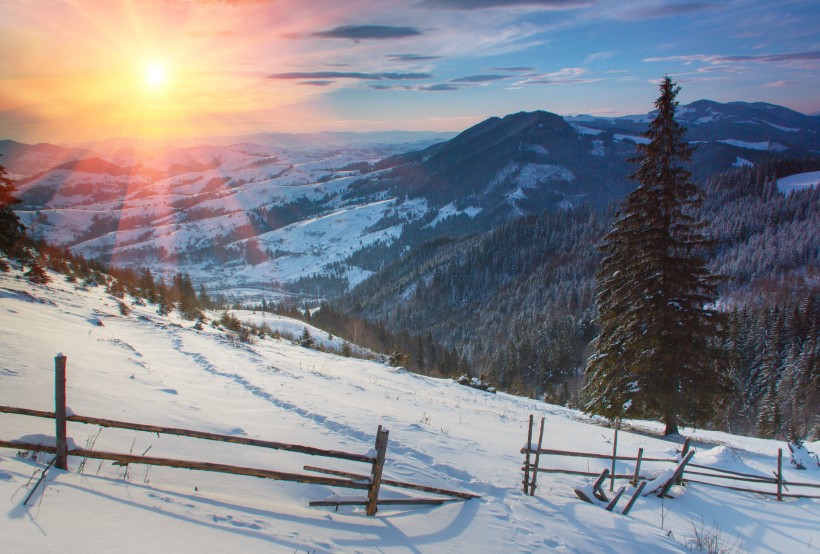 雪山上的夕陽(yáng)景觀圖片