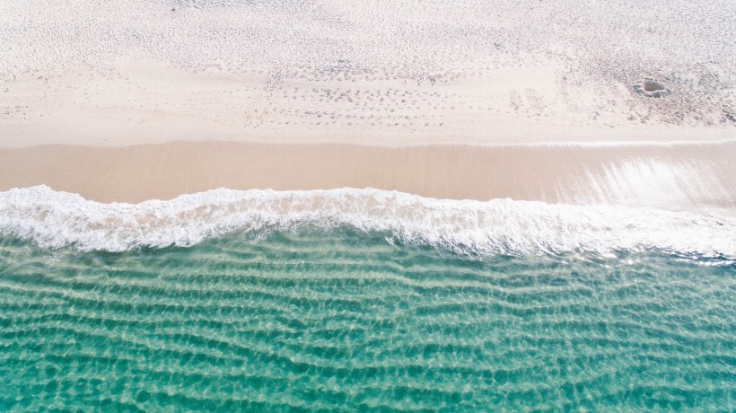 波涛涌汹的海浪风景图片