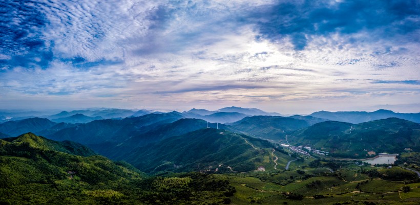 群山峻嶺風(fēng)景圖片