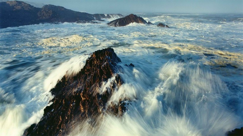 大海海浪浪花图片