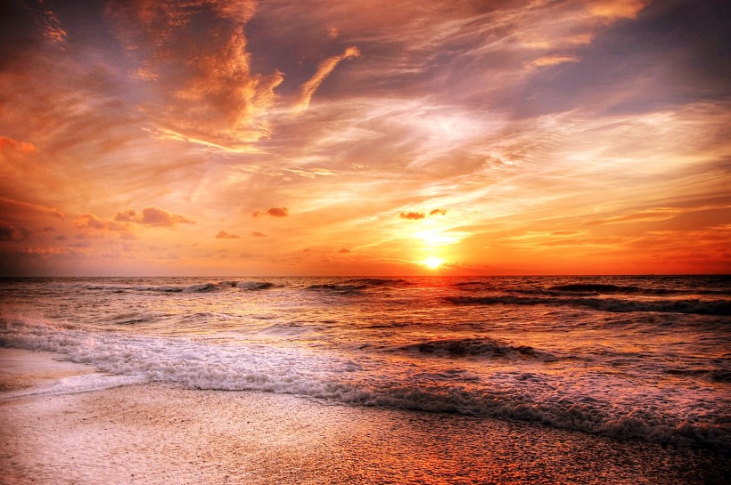 唯美的海滩落日风景图片