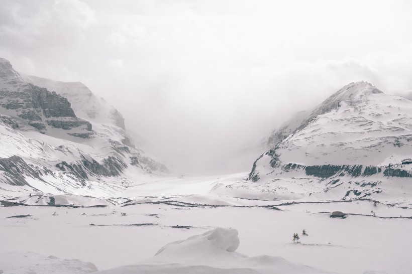 美麗的雪山景色圖片