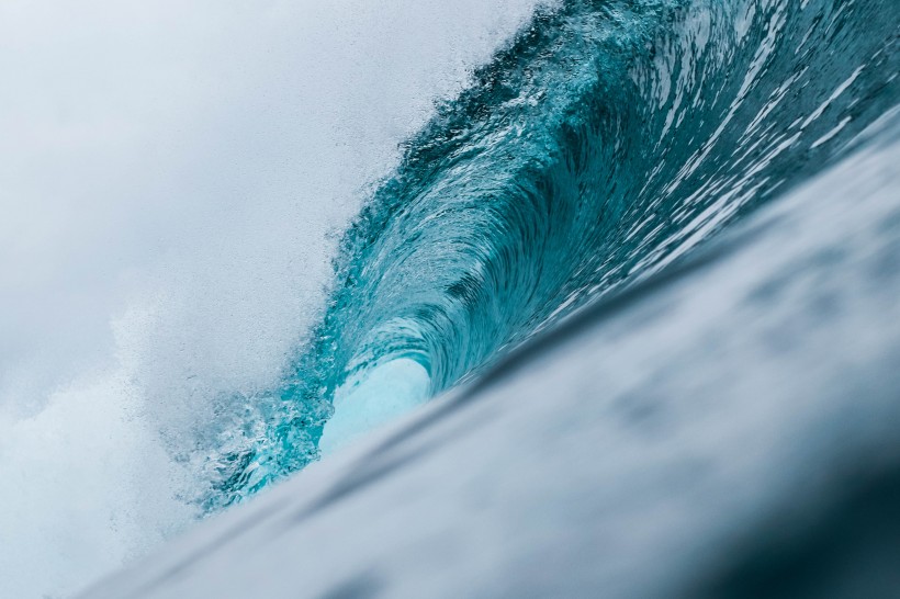 大海中的海浪圖片