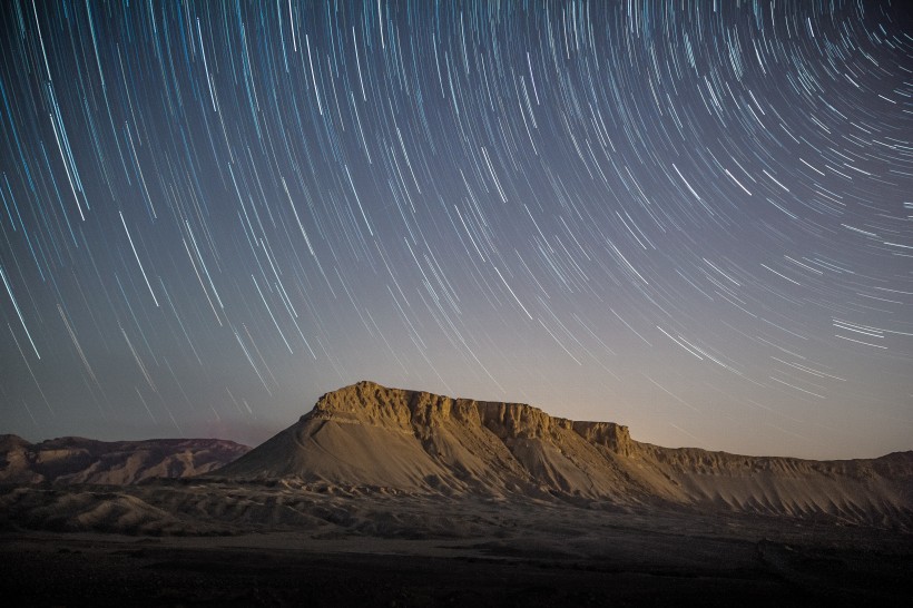 耀眼明亮的星空風(fēng)景圖片