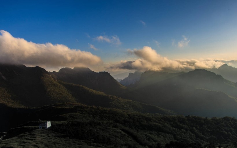 秦岭春天风景图片