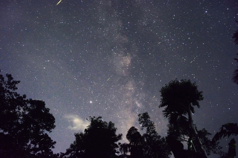 广阔无垠的星空图片