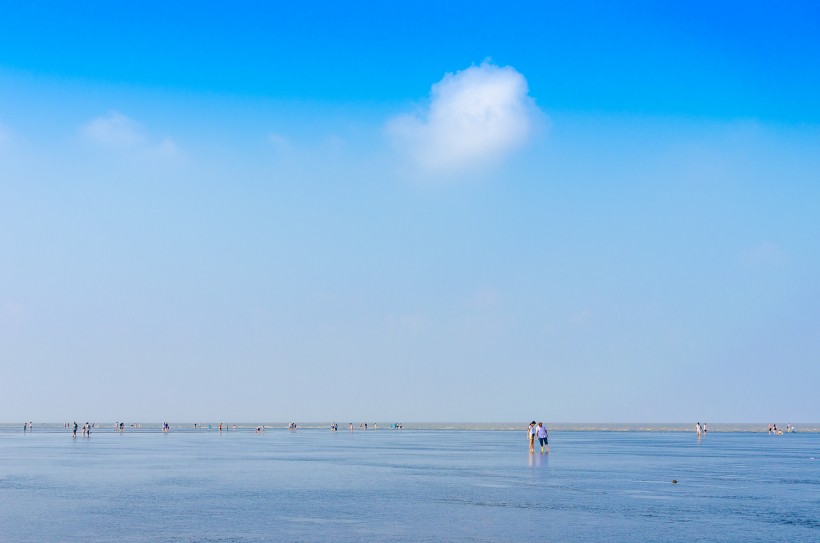 蔚藍(lán)海灘自然風(fēng)景圖片