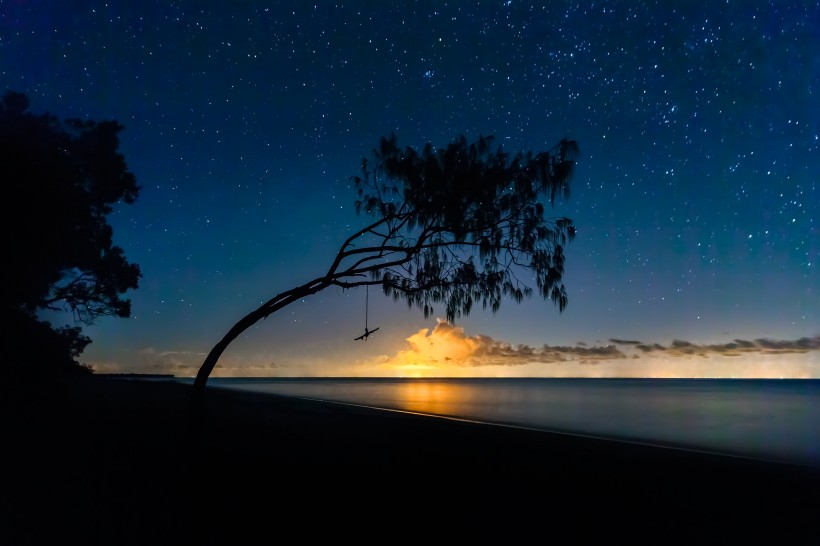 繁星點點的夜空圖片