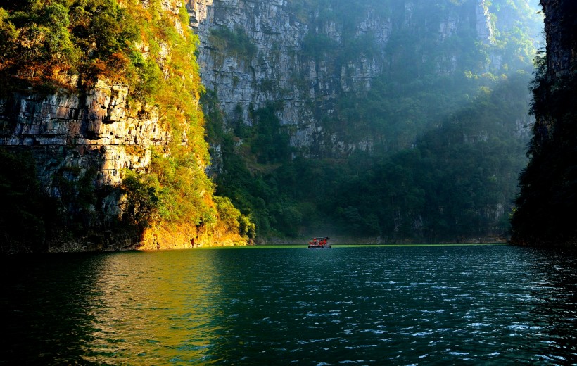 美丽的湖光山色图片