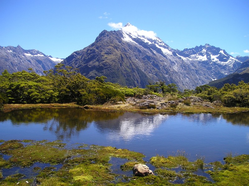 秀美的山川湖泊風景圖片