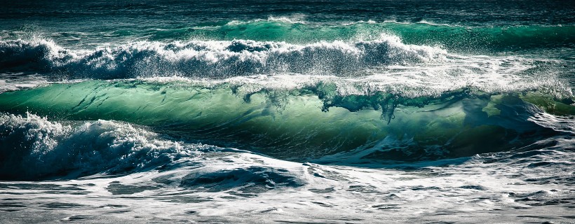 大海中的海浪圖片