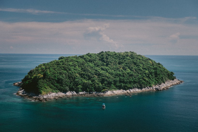 广阔的海面图片