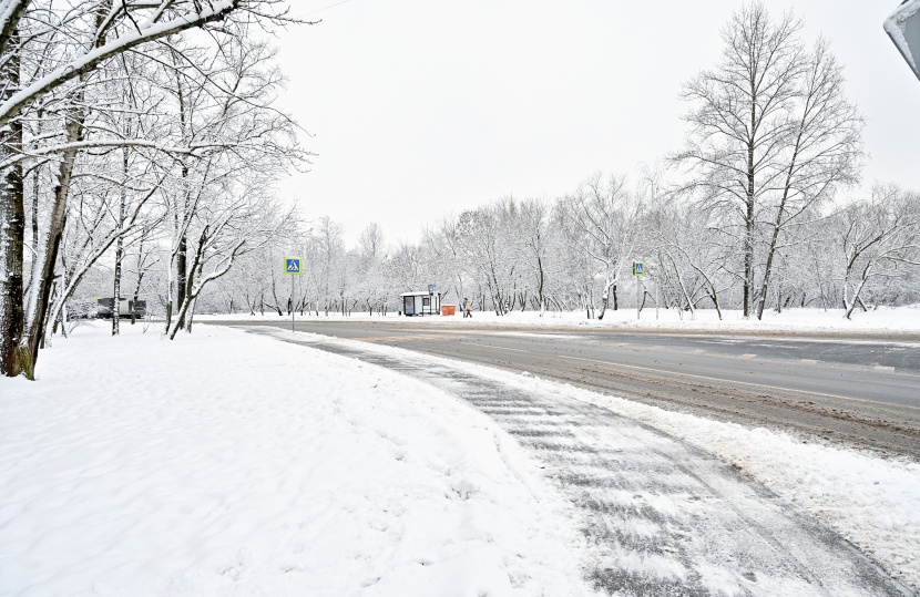 白雪皑皑的冬季图片