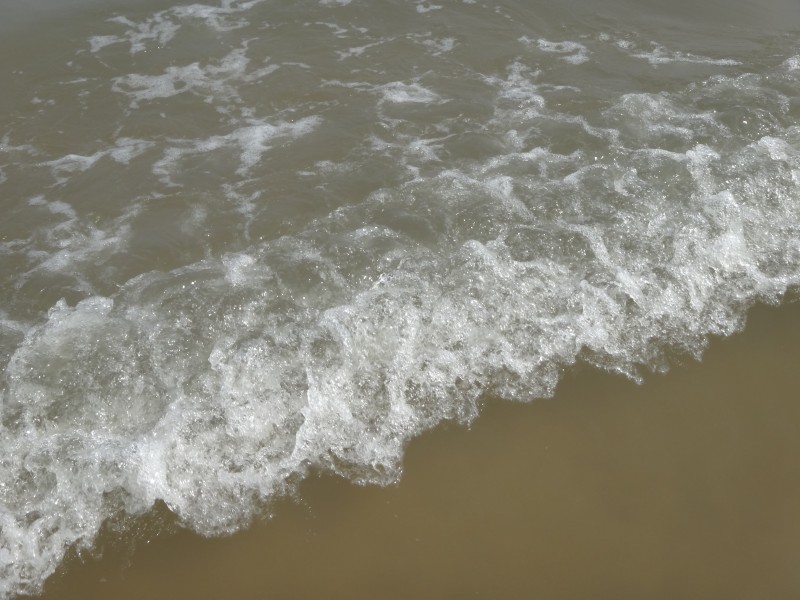 波濤洶涌的大海海浪風景圖片