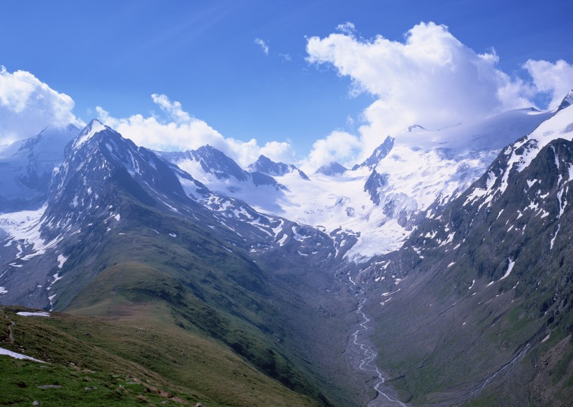 山脉河流景色图片